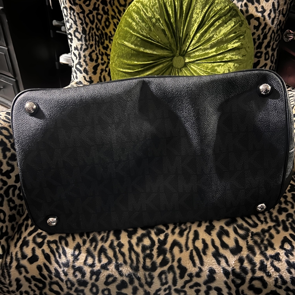 Michael Kors Overnight Bag - Picture 4 of 5